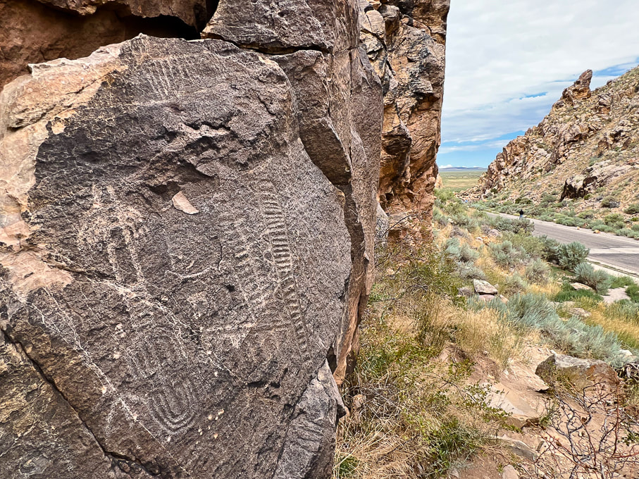 The Incredible Parowan Gap Petroglyphs near Cedar City, Utah -  EXPLORUMENTARY